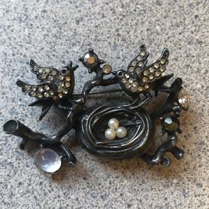 Birds and nest pin. Vintage!